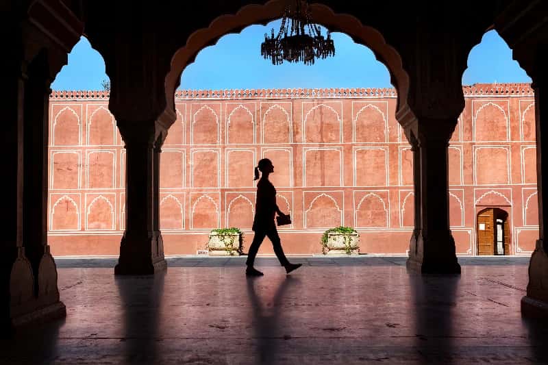 Viaggio in India organizzato, una donna a Jaipur