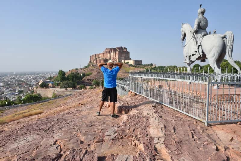 Vacanza India, un uomo al palazzo del maharajah Vacanza India, un uomo al palazzo del maharajah